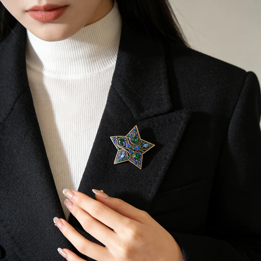 Creative British Retro Style Alloy Diamond Star Brooch Pin Badge Fashion Clothing Accessory New