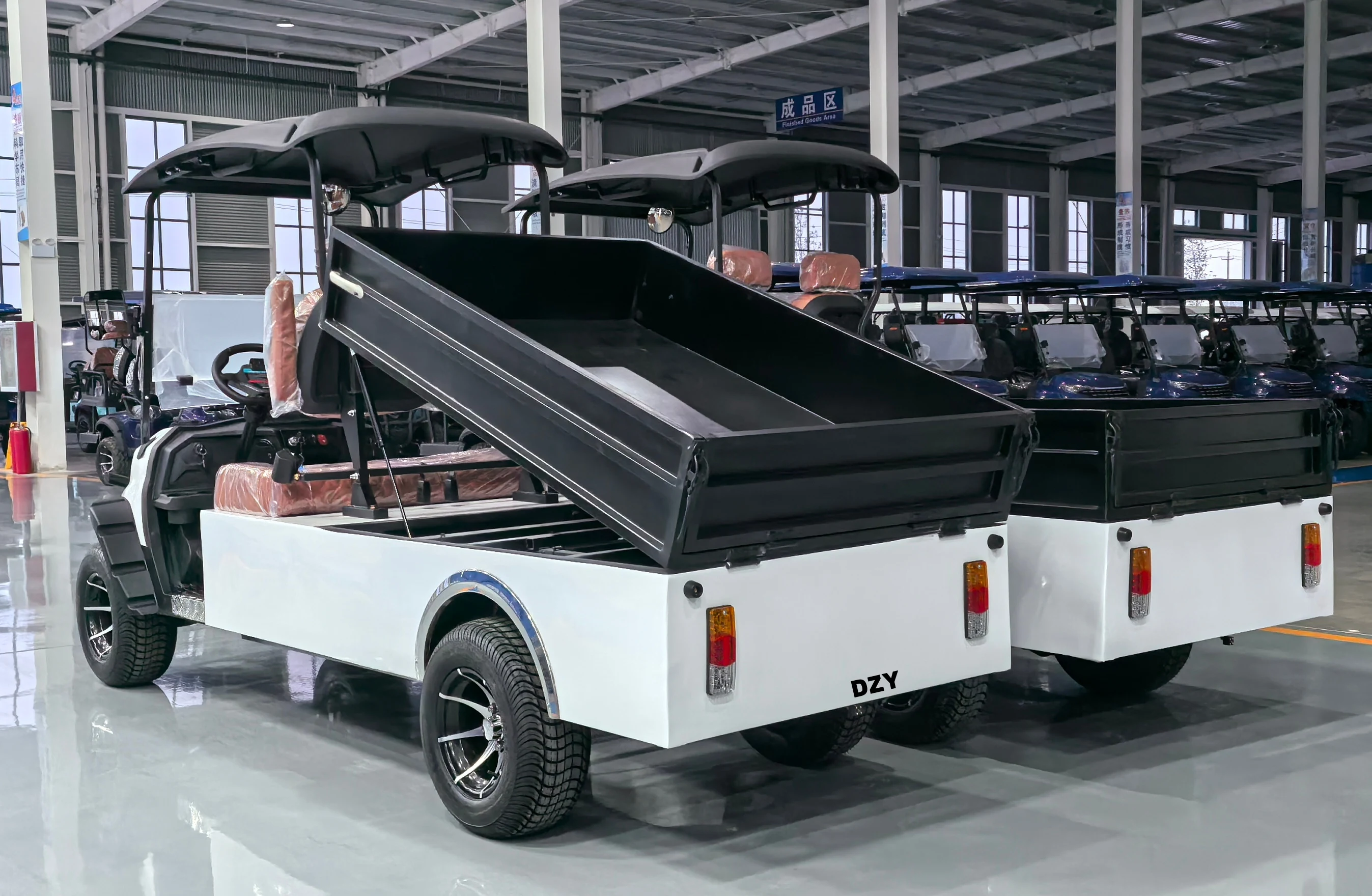 4 electric golf carts with 60V lithium batteries, used to promote club golf carts, equipped with solar panel transport vehicles