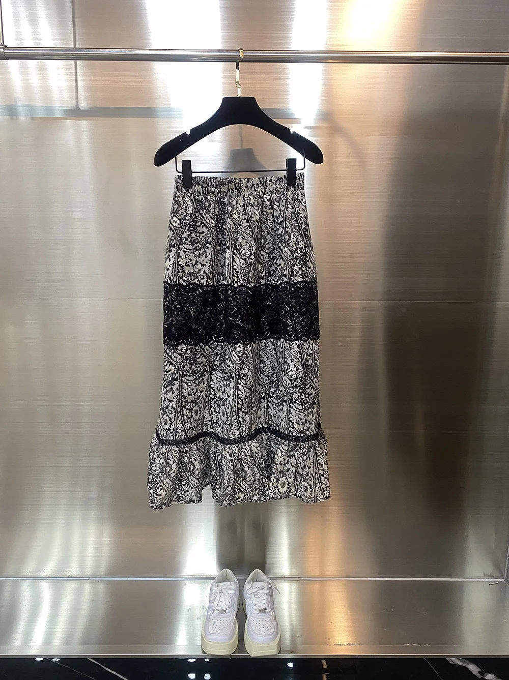 

Весна 2026: Модная женская юбка А-силуэта миди с эластичным поясом, кружевной отделкой и вставками, из полиэстера, с завышенной талией