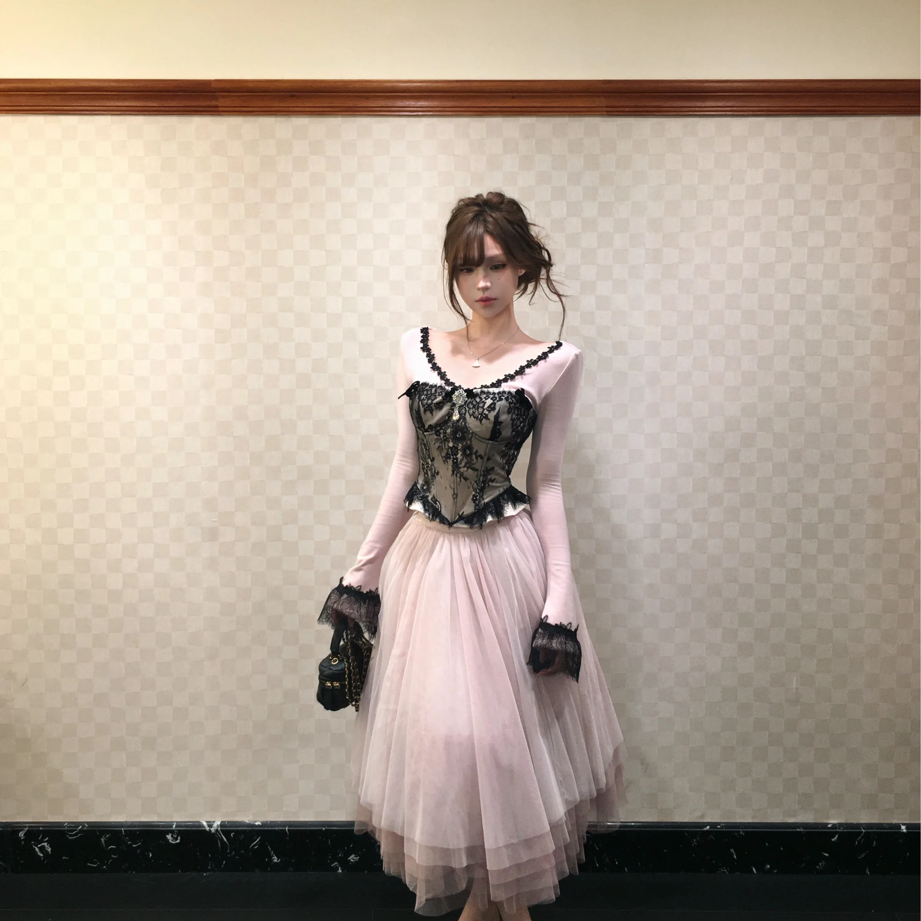 

Мягкая кружевная брошь с низким V-образным вырезом и бриллиантами, универсальный осенне-зимний комплект, женский ансамбль Faion Princ Sle