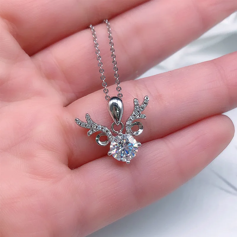 Merry Christmas Exquisite Zircon Elk Necklaces for Women Luxury Crystal Deer Pendant Clavicle Chain Necklace Festival Jewelry