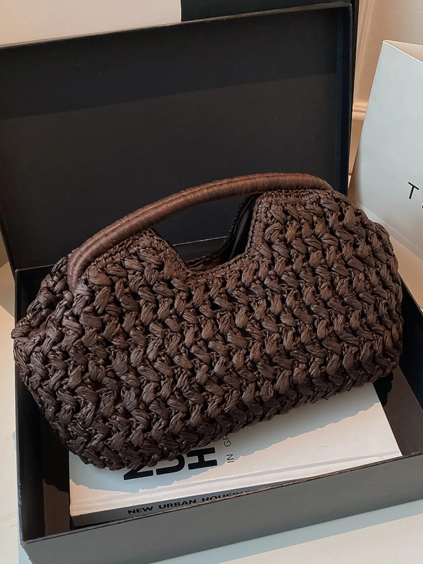 

Fashionable Versatile Large Capacity Straw Woven Shoulder Bag Women's Handbag Commute Simple Basket Handbag Korean Style Soft...