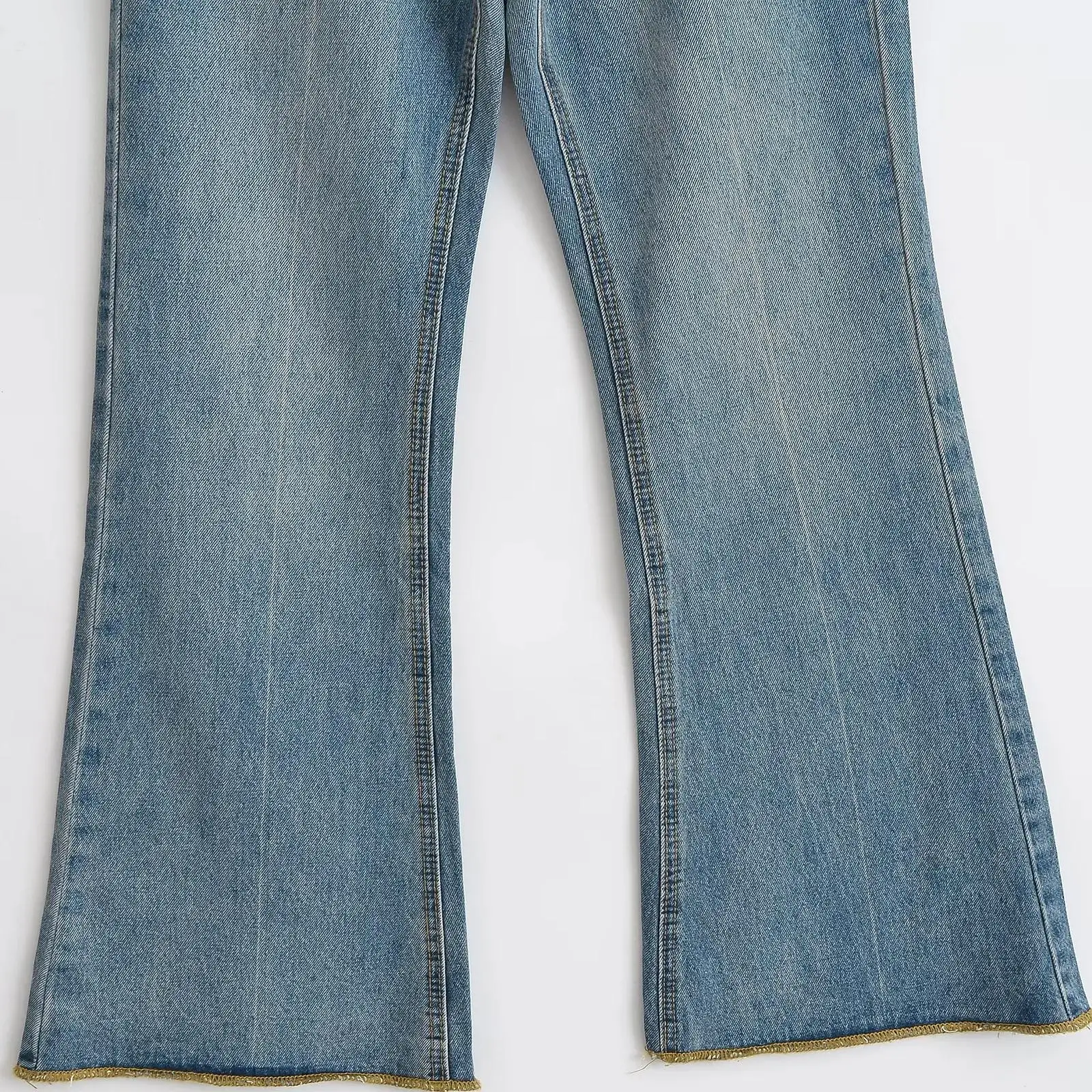 Retro Distred Slim Fit Flared Jeans Women's Casual High Waist Slimming Long Pants Autumn 2024 New Sle Commute