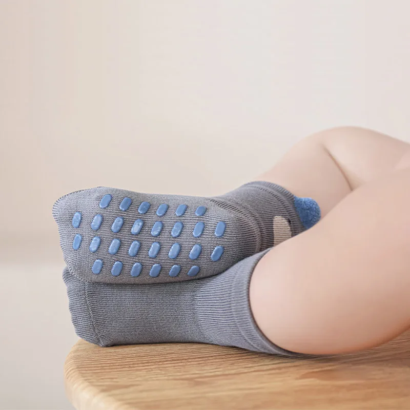 5 Paar rutschfeste Kindersocken mit niedlichem Cartoon-Muster für Babys, Jungen und Mädchen, bequeme Bodensocken für Kleinkinder – Detail 5
