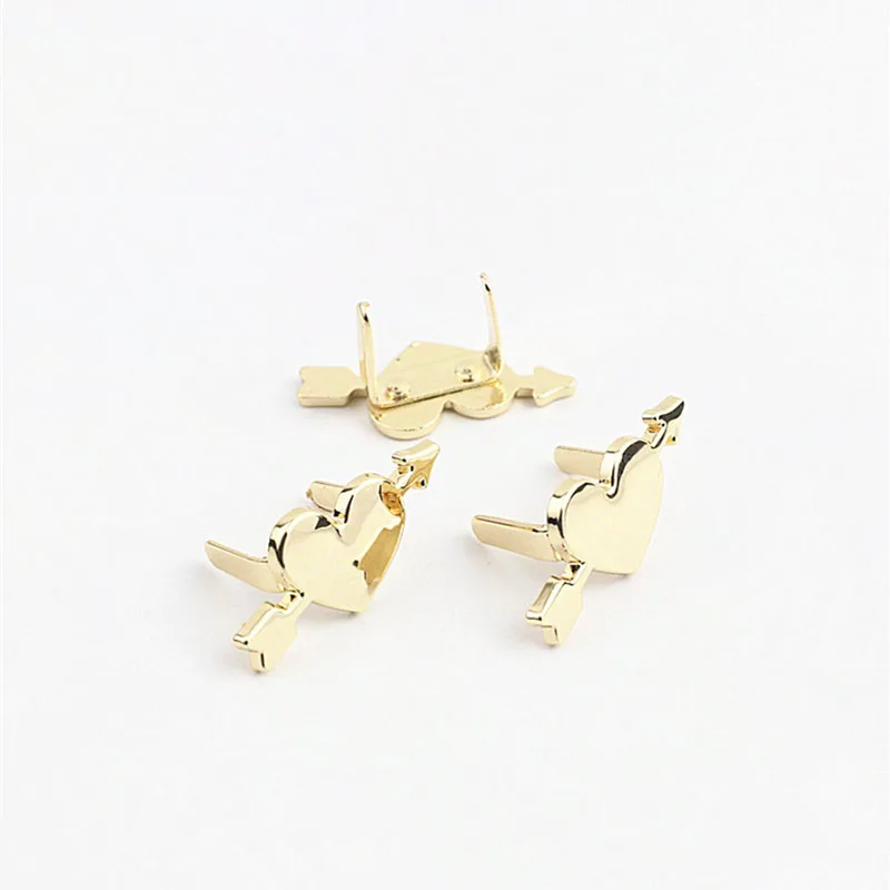 2pcs Metal Heart Shape Decoration Buckle New Style Clip Clasp Hardware for Leather Craft Bag Garment Handbag Shoe Accessories