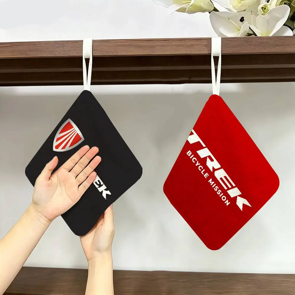 

T-TREKS Bicycle Hanging Kitchen Towel, Polyester Cotton Fabric, Absorbent Hand Wiping Towel for Home Dormitory
