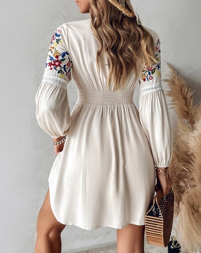 Women Sexy Dress 2024 Summer Latest Casual Vacation V-Neck Ditsy Floral Embroidery Contrast Lace Patch Long Sleeved Short Skirt