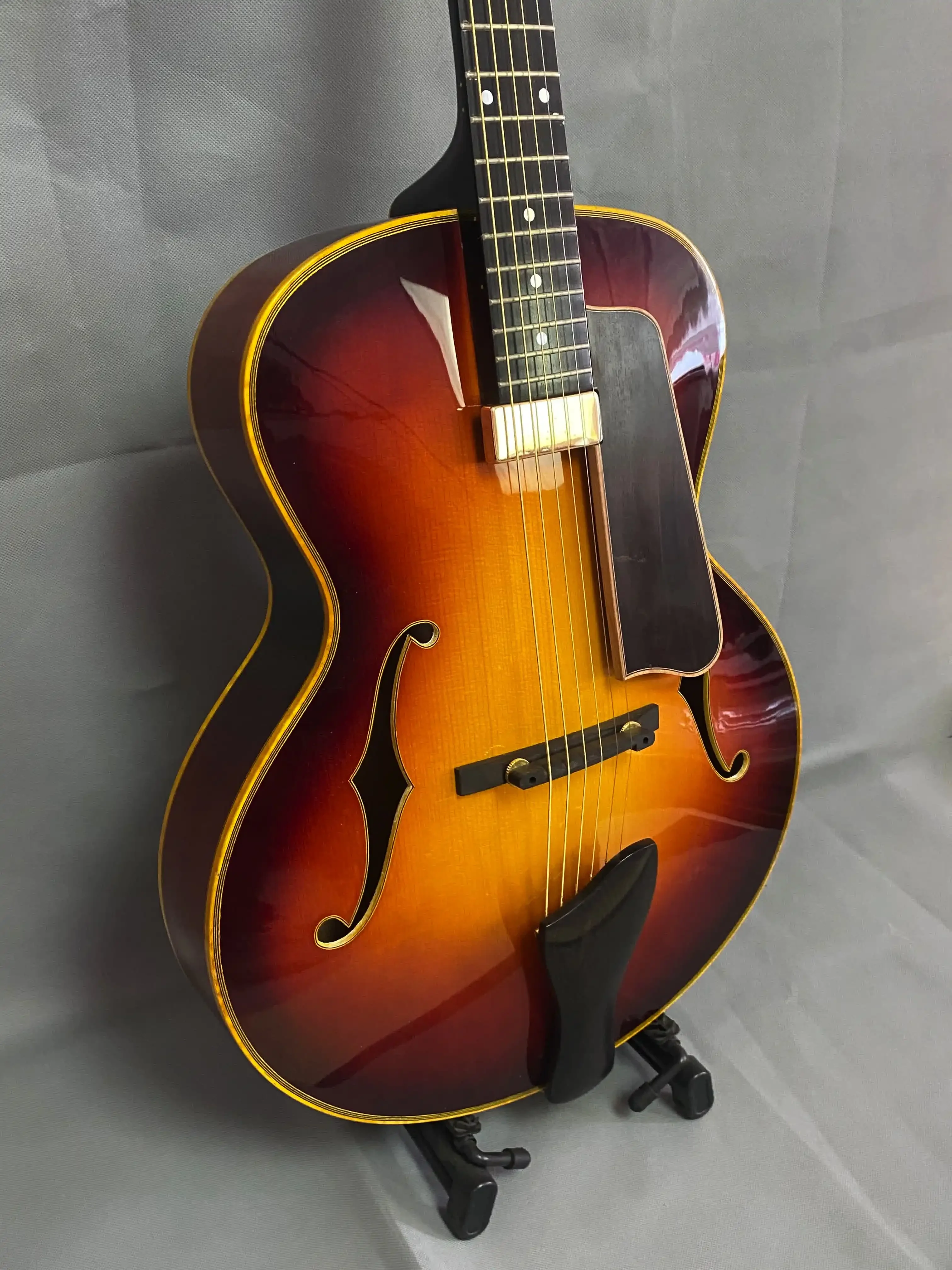 Yunzhi High Quality Maple Jazz Guitars Customizable Acoustic Guitar