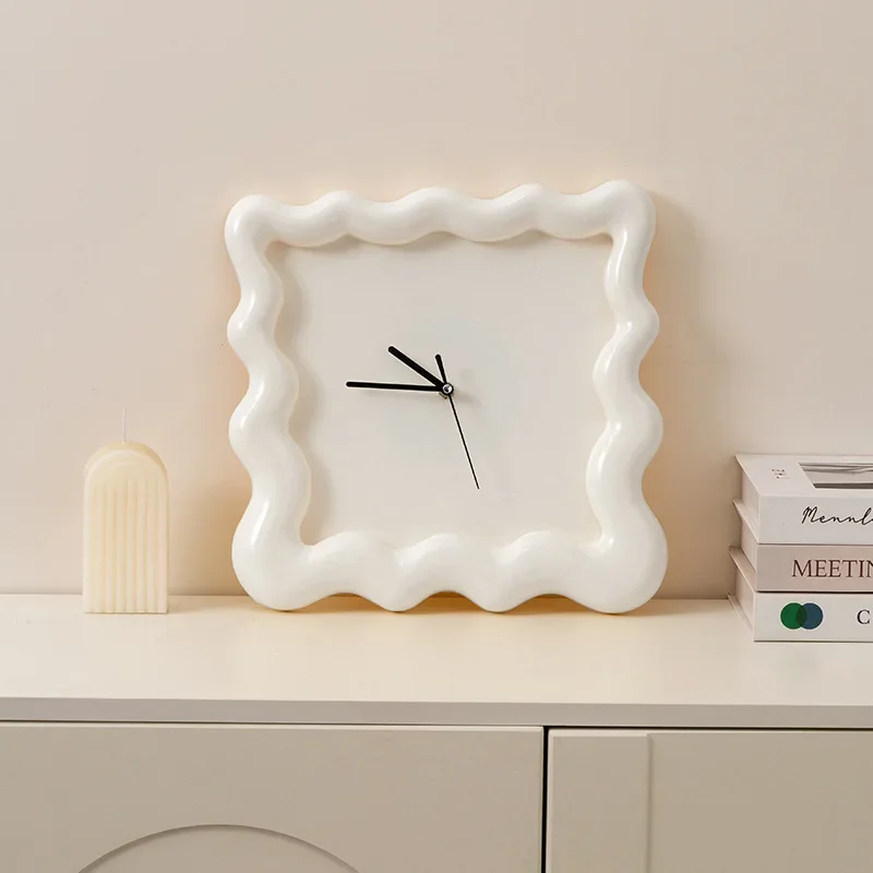 

Biscuit Shape Wall Clock Modern Design Nordic Korean Desk Clock Home Living Room Home Unique Decor Painting Wall Clock Gift