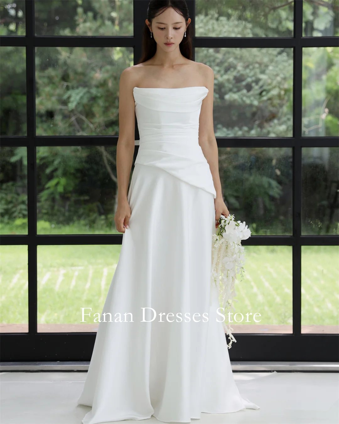 Korean Strapless Sleeveless Backless Ruched A-Line Wedding Dress Ivory Minimalist Maternity Bridal Gown For Photoshoot