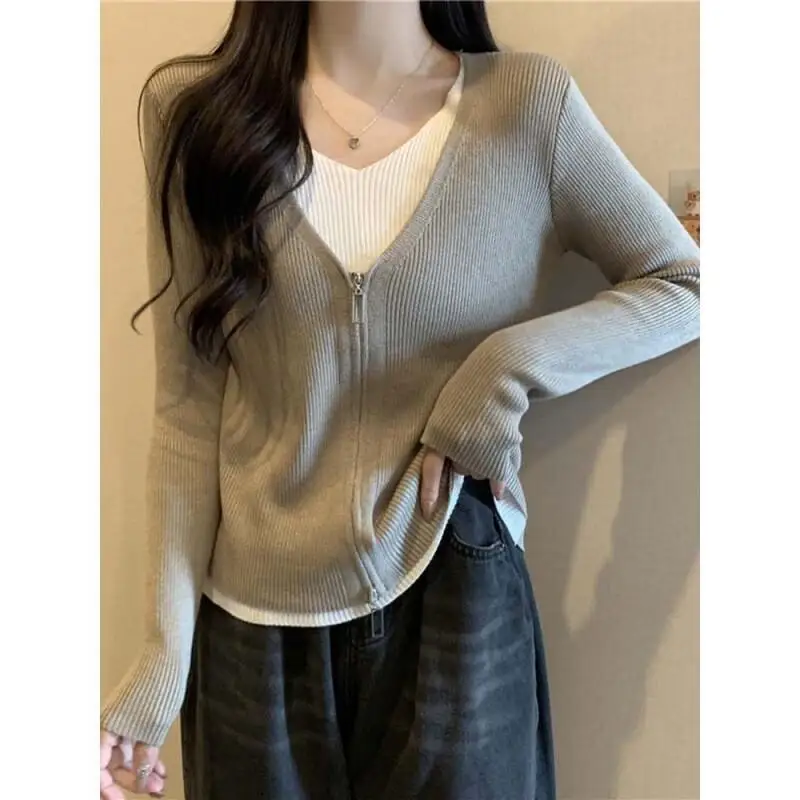 

Women's Sweater Fake Two-Piece Pullover Autumn and Winter New V-Neck Inner Layer Bottom Design Sense Knitted Sweater for Women