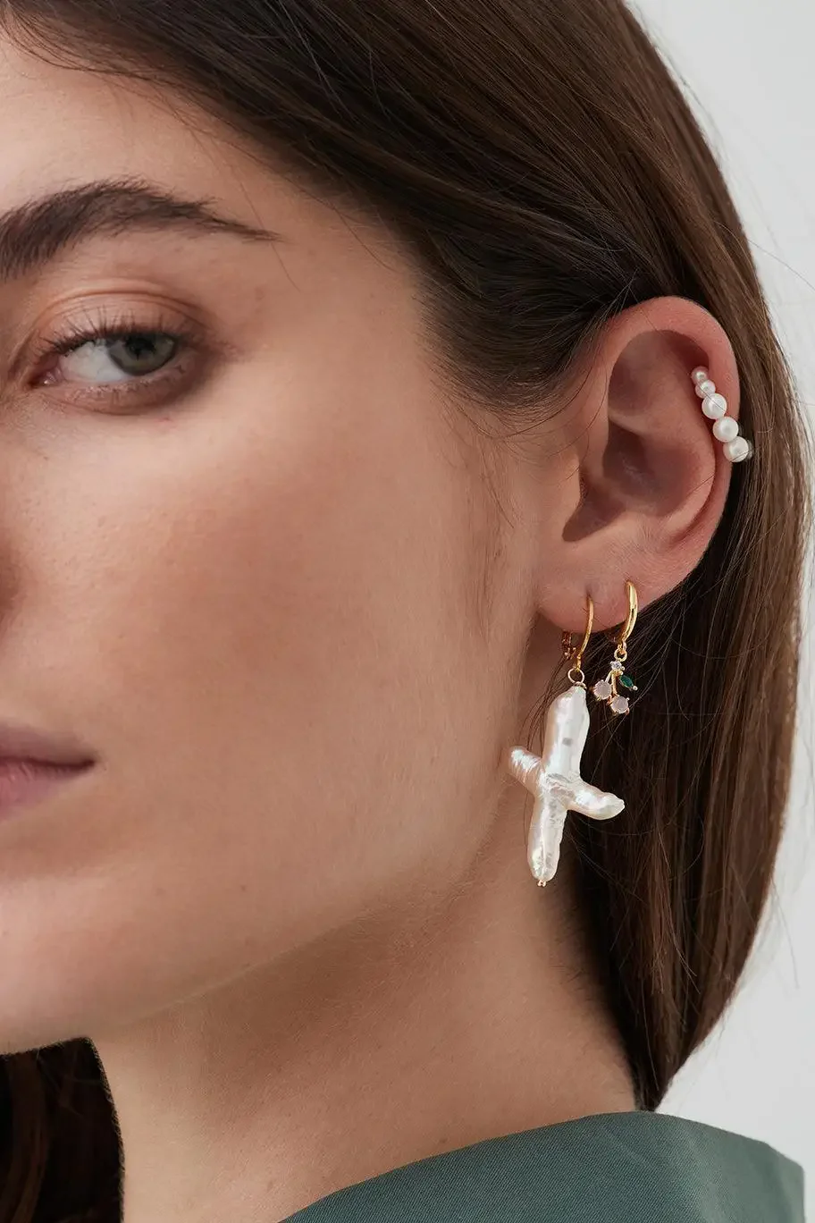 Instagram blogger\'s natural cross shape freshwater pearl earrings with copper gold-plated design feel