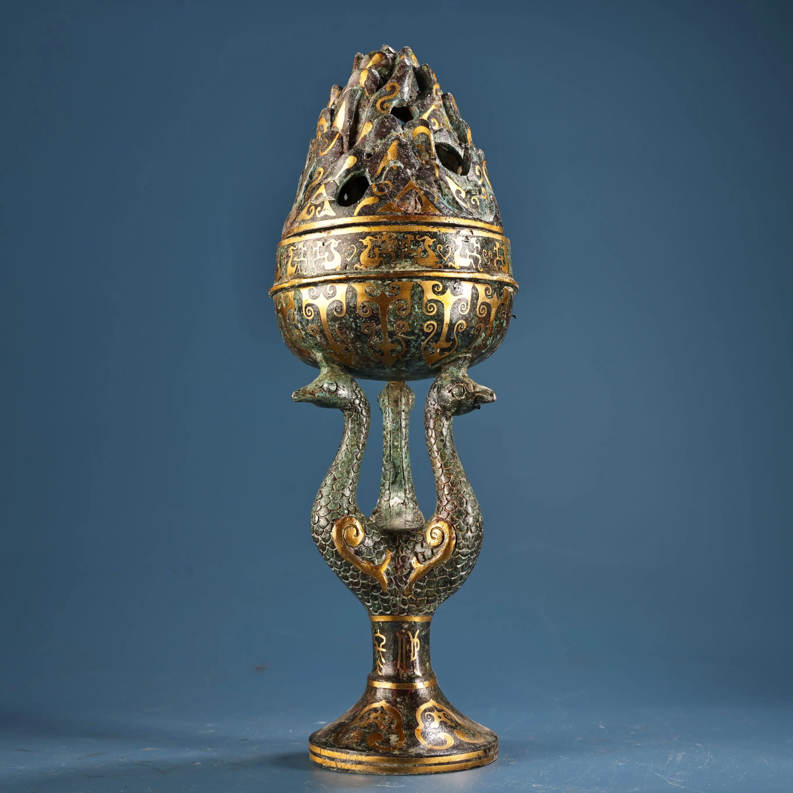 Nepalese folk Bronze Ware nscription Engraved pattern Double Divine Bird Statue Boshan Censer Amass wealth Ornaments