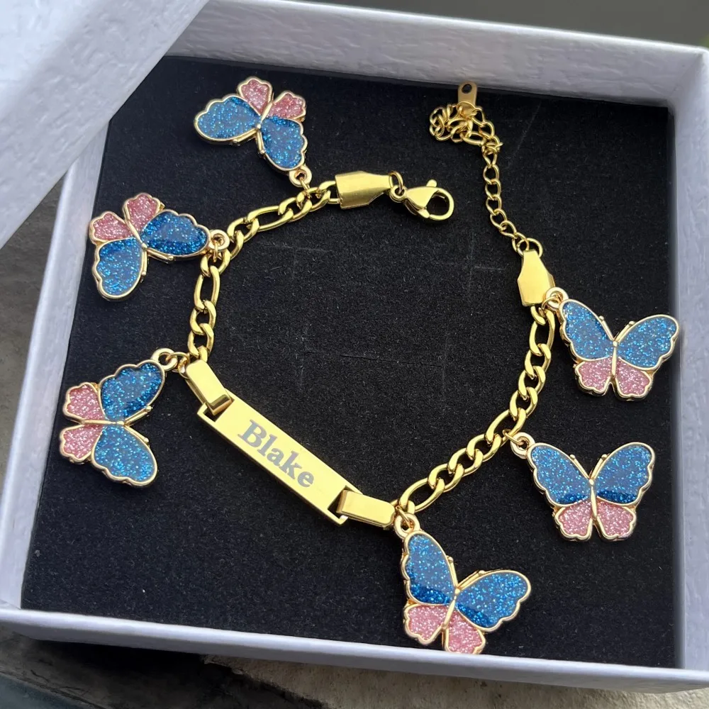 DUOYING-pulsera con nombre de mariposa para niños, brazalete de acero inoxidable con letras personalizadas, dijes personalizados, placa de