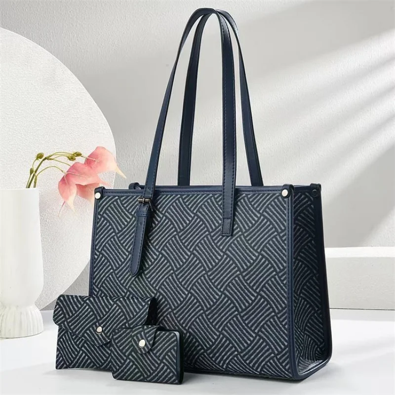 

Luxury Brand Ladies Crossbody Bag - Genuine Leather Handbag With Shoulder Strap And Famous Designer Style