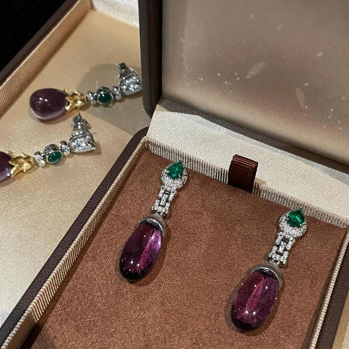 

Victorian Era Vintage Brilliant Cut Natural Amethyst/Emerald Ear Drop Dangles Court Style Tassel Gemstone Earrings Retro Jewelry