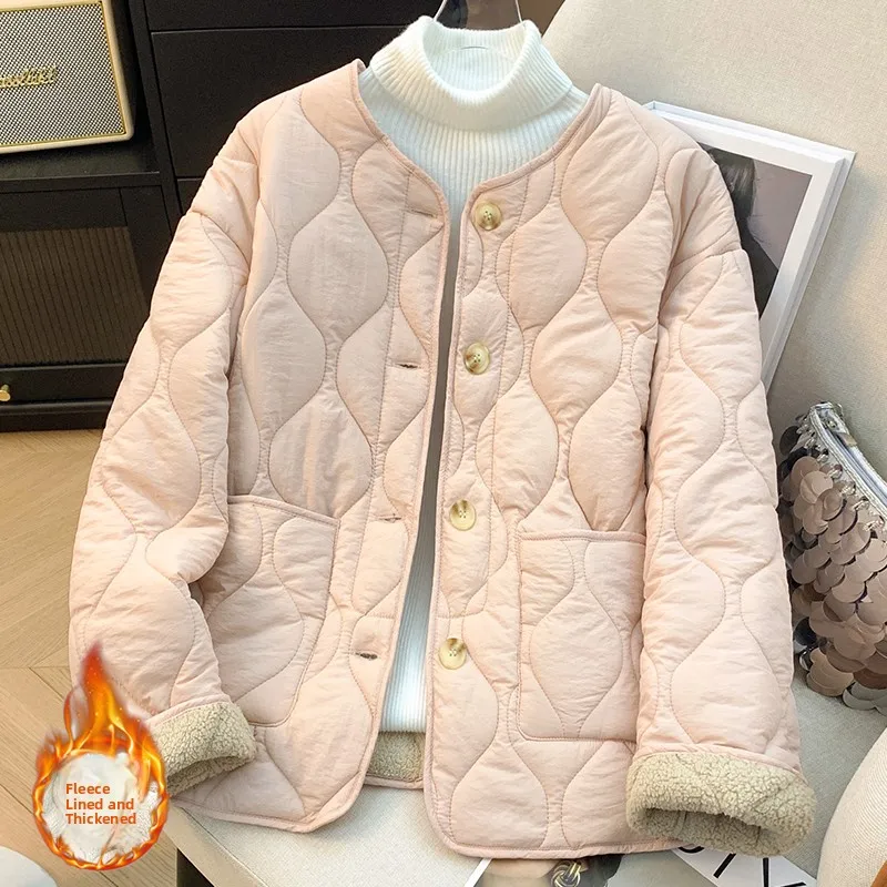 

Розовая утепленная хлопковая куртка с мехом ягненка, с круглым вырезом, женская, зимняя, новый корейский стиль, универсальная, для повседневной носки, длинная.