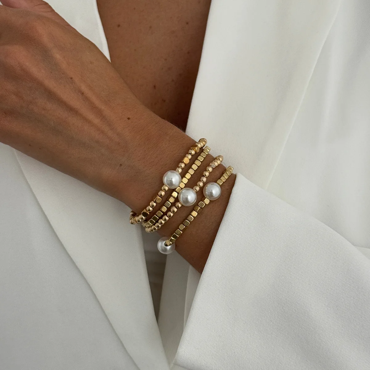 Cross-border baroque special-shaped imitation pearl beaded bracelet fashion gravel flash diamond love pendant elastic bracelet