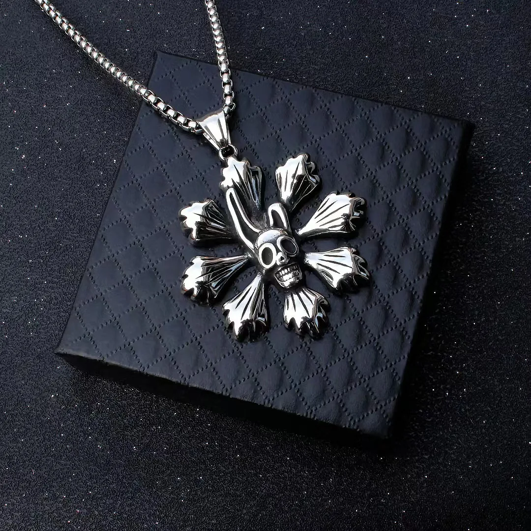 European And American Fashion Personality Creativity Domineering Flower Skull Necklace Men's Street Punk Versatile Pendant Trend