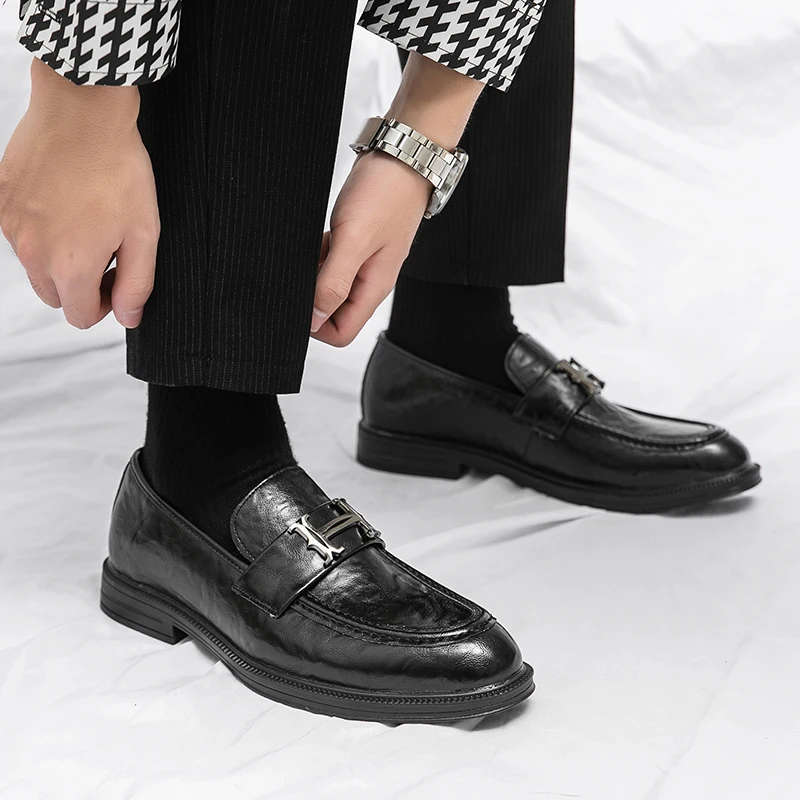 حذاء بدون كعب كاجوال للرجال مناسب للربيع والخريف في منتصف العمر الارتفاع المتزايد للرجال والأحذية العصرية