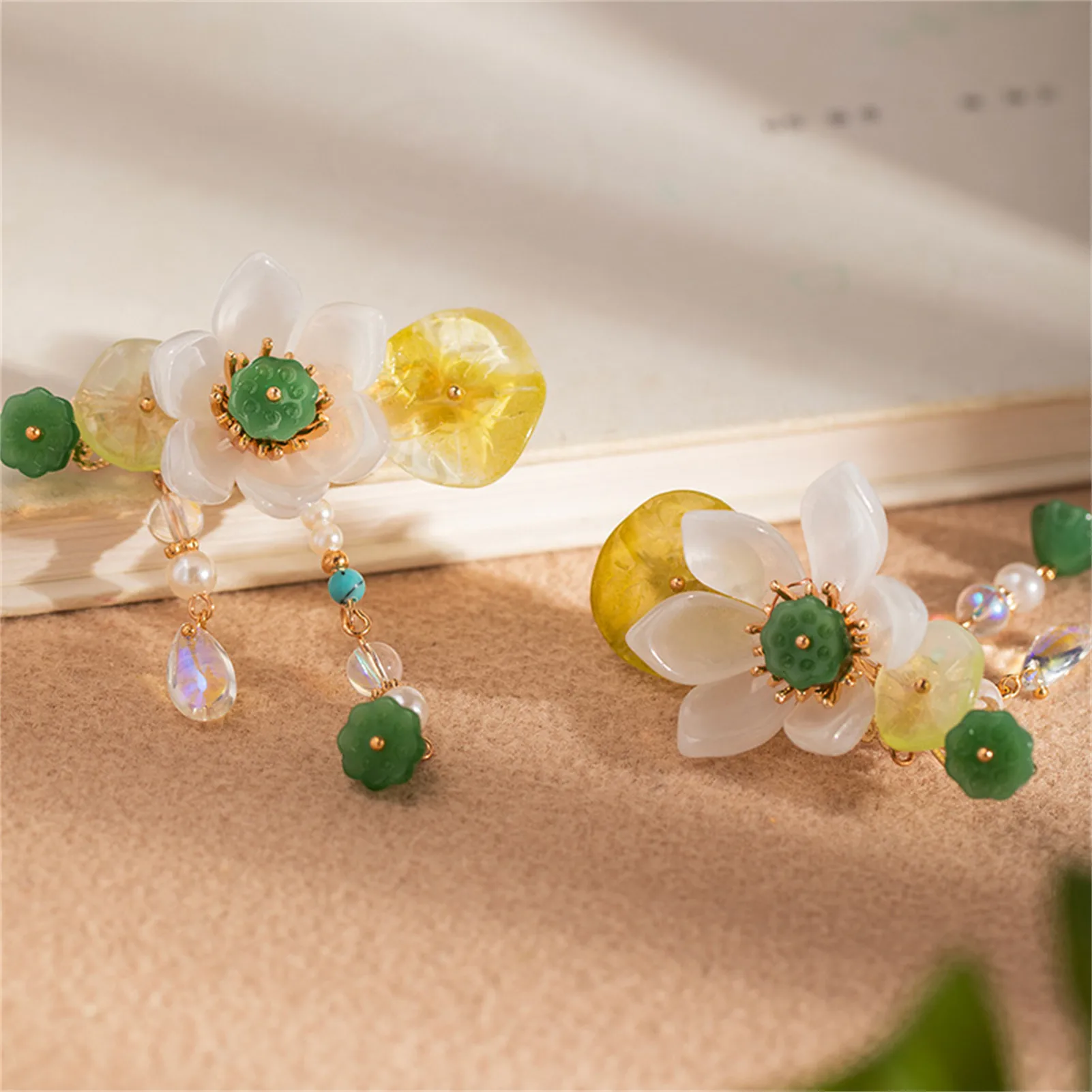 

2 шт., заколки для волос в виде китайского листа лотоса, аксессуары для волос ханьфу для девочек, заколка для волос с зеленым цветком, кисточка, жемчужный головной убор, украшения для волос ханьфу