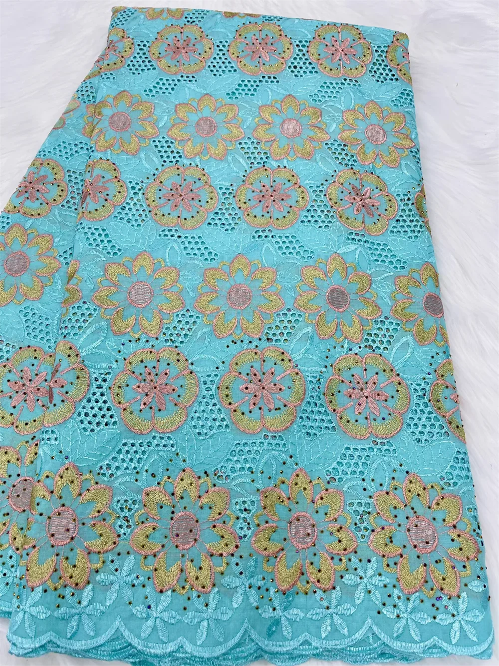Goedkope Nigeriaanse stof, hoge kwaliteit, 2027, geborduurd, 100% katoen, 5 yards, Afrikaanse Zwitserse voilekant, elegante jurk voor dames.