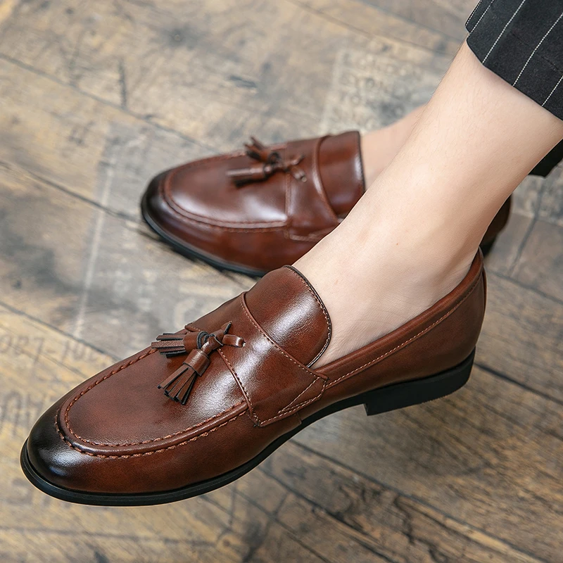 2024 Newly Men Black Slip-On Leather Shoes Soft Anti-slip Driving Shoes Man Spring Moccasins Social Flat Dress Formal Wear Shoes