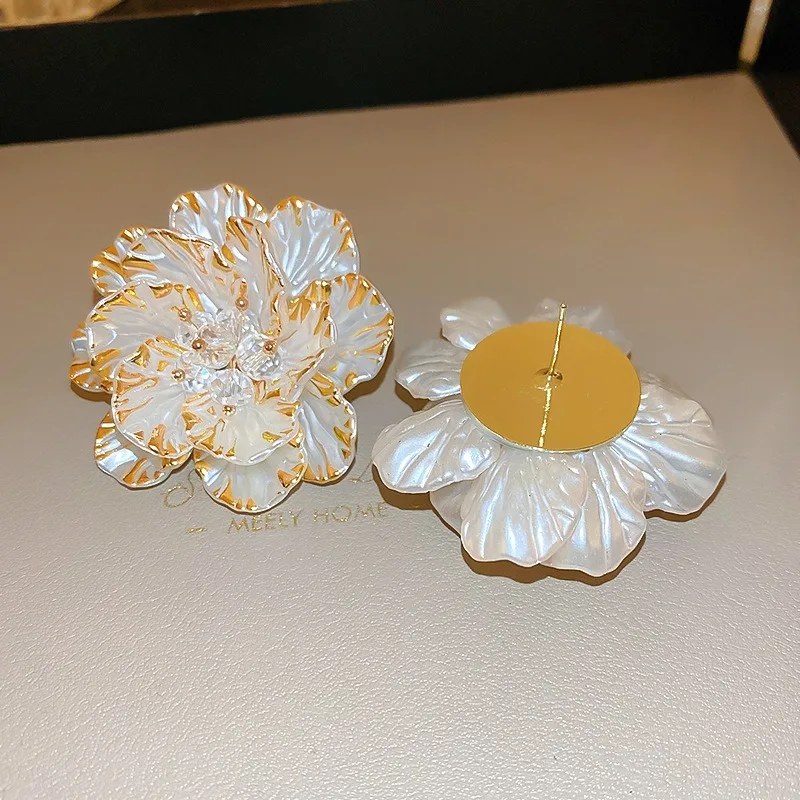 White And Gold Alternating Flower Earrings For Women 2024 Trending Sweet Crystal Stud Earring New In Jewelry Girls Gifts