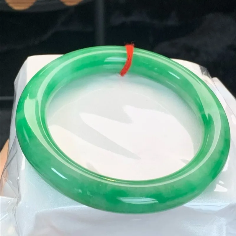Natural Burmese large round green jadeite bracelet a single piece of jade ice-like texture