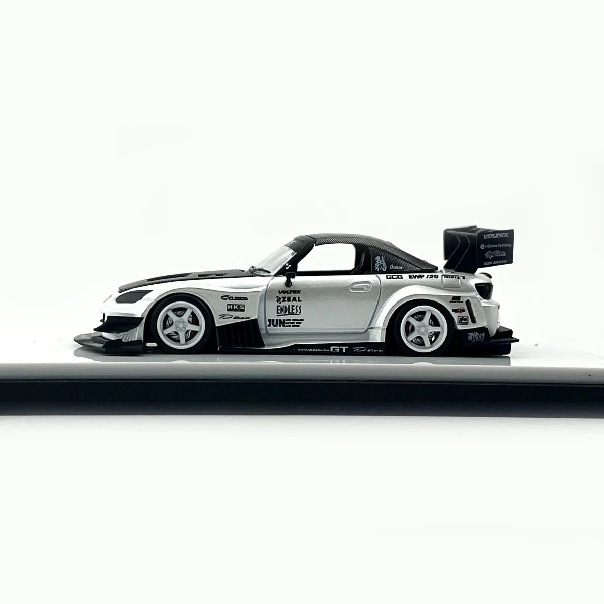 Modelo de carro em liga de capô de motor que pode ser aberto MT 1:64 S2000