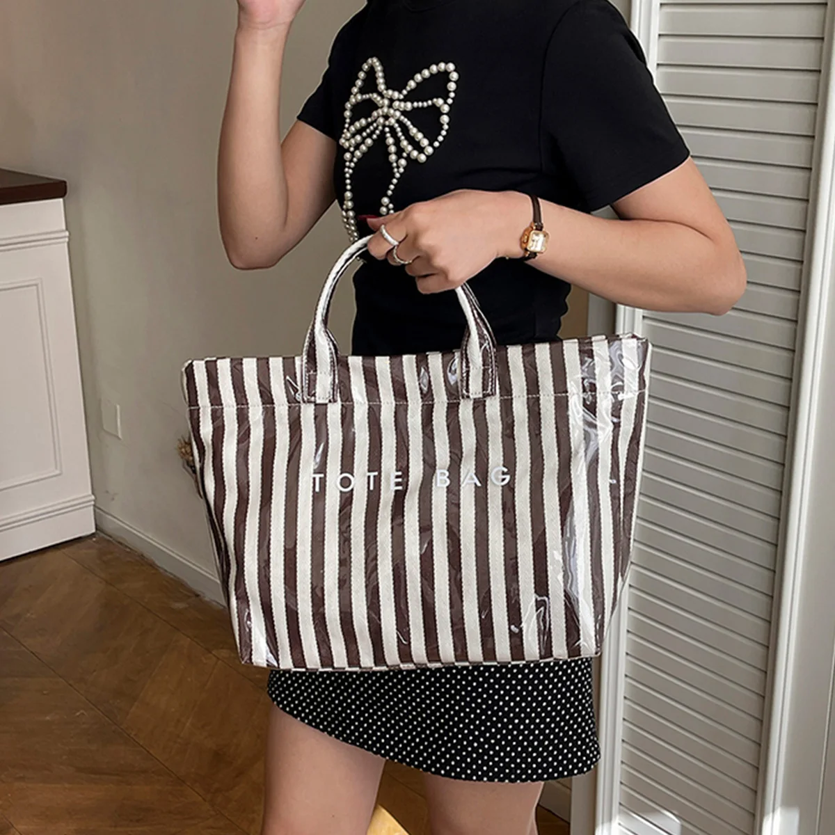 Bolso de mano informal de PVC transparente con estampado de letras a rayas, bolso ligero de gran capacidad con velcro de PU resistente al agua para ir de compras