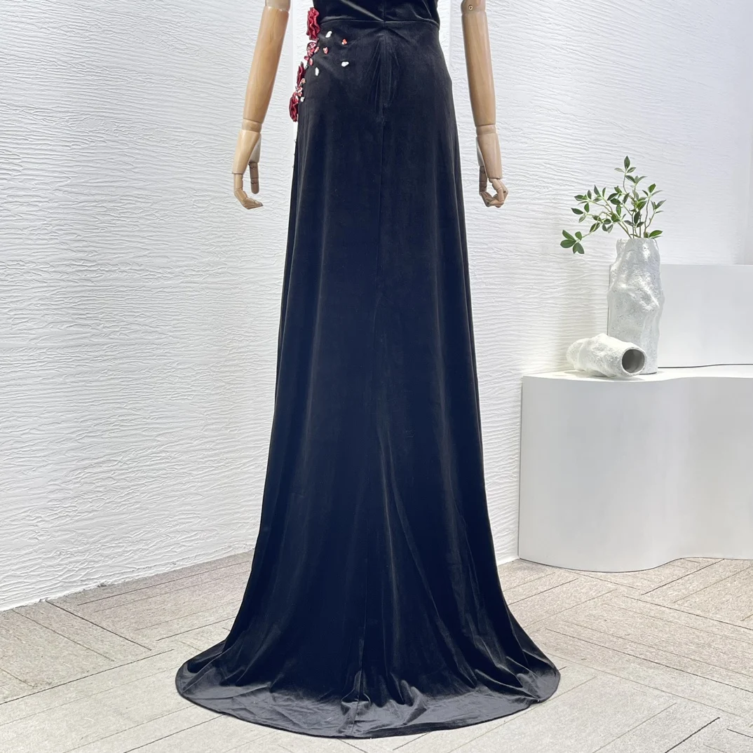 

2025 New Beautiful Black Sequined Diamonds Cystals Sleeveless Flowers Appliqued Floor Length Long Maxi Heavy Dress