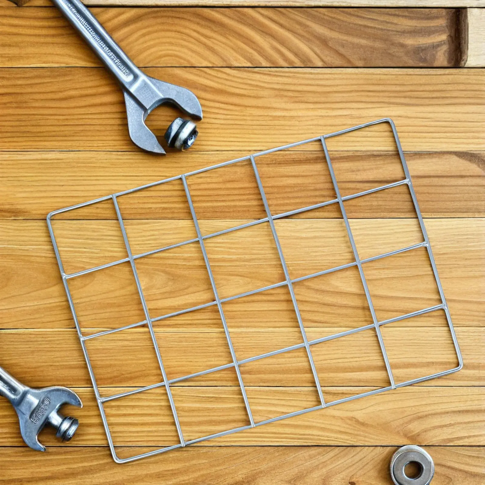 Heavy Duty Metal Motorcycle Rear Rack 40x30cm Universal Insulated Food Carrier Rack Grid Structure for Takeaway Delivery Boxes