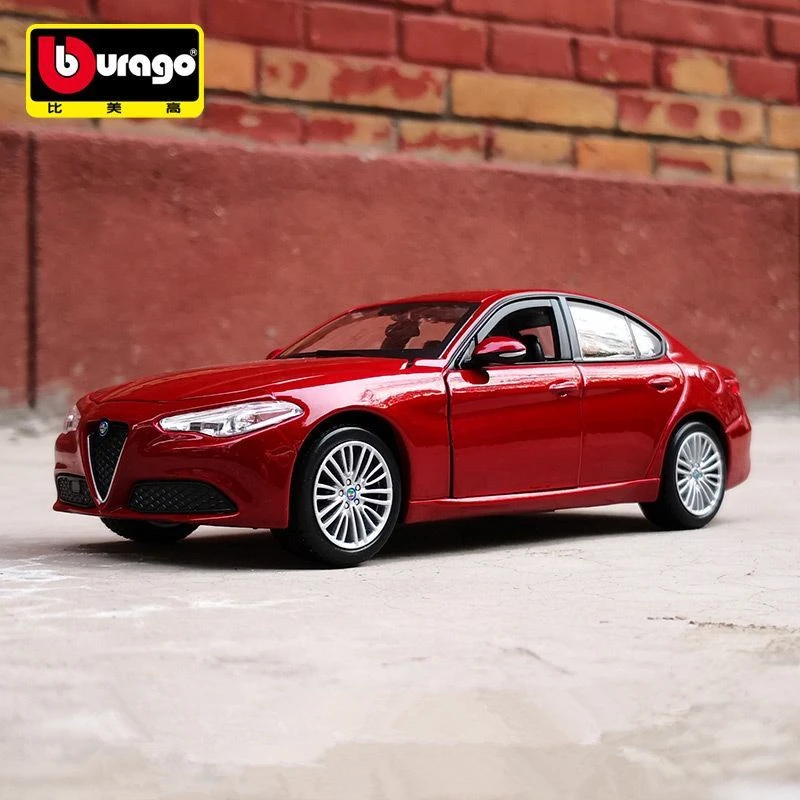 

Bburago 1:24 Alfa Romeo Giulia Coupe Alloy Car Model Diecasts Metal Vehicles Car Model Simulation Collection Childrens Toys Gift