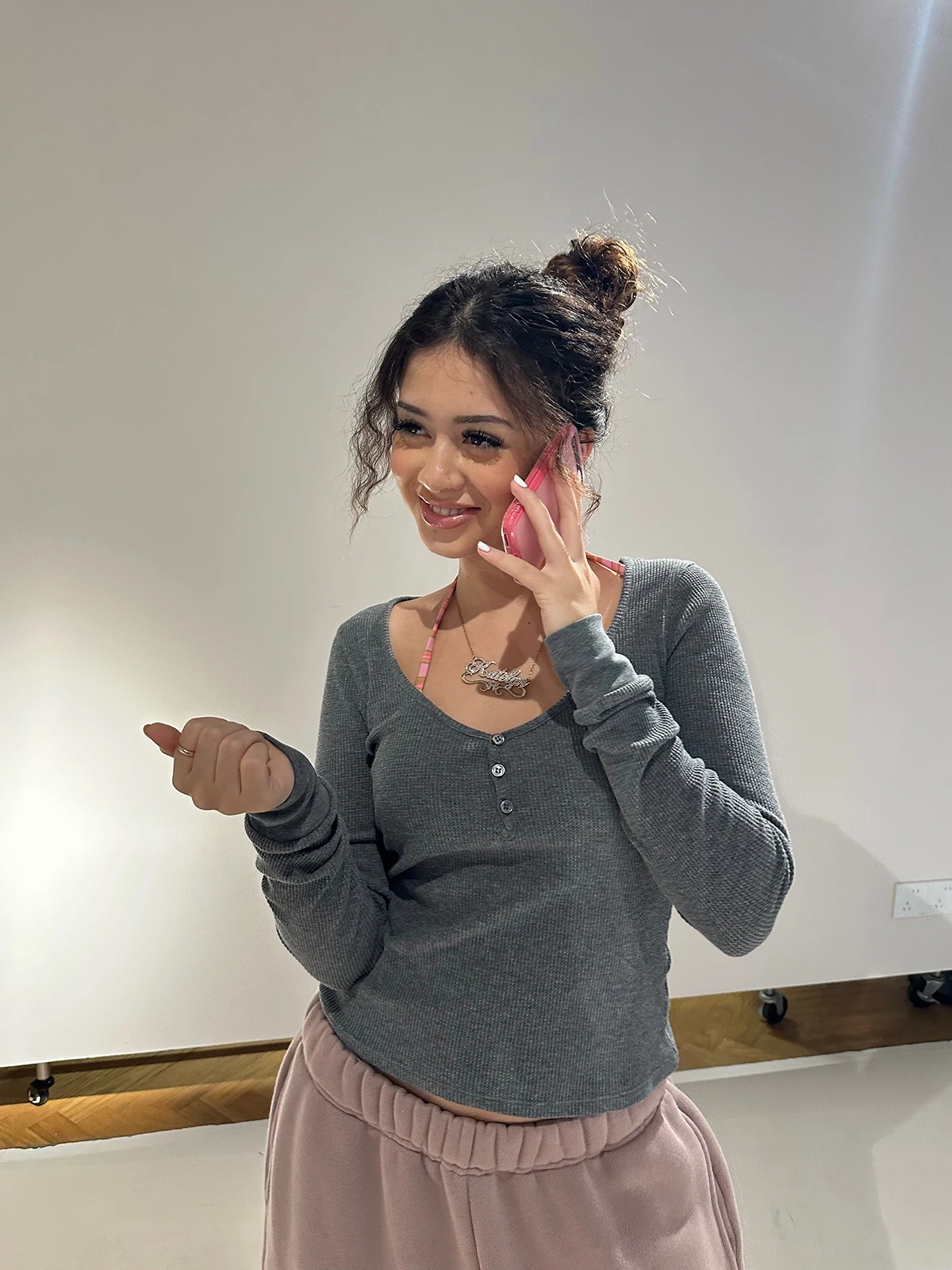 

ICVIBE AIR Soft Gingham Che Button up Slim Fit Long Sve Henley Ne irt Waist Cinched Curved Hemline Tee Colors