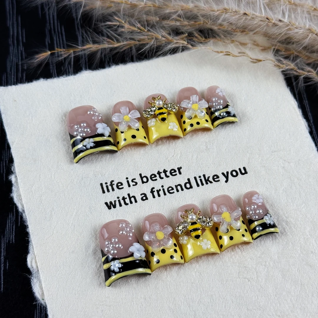 10pcs High-end Cute cartoon style, hand-painted zebra pattern, three-dimensional embossed design, bees, shiny small pearls hand