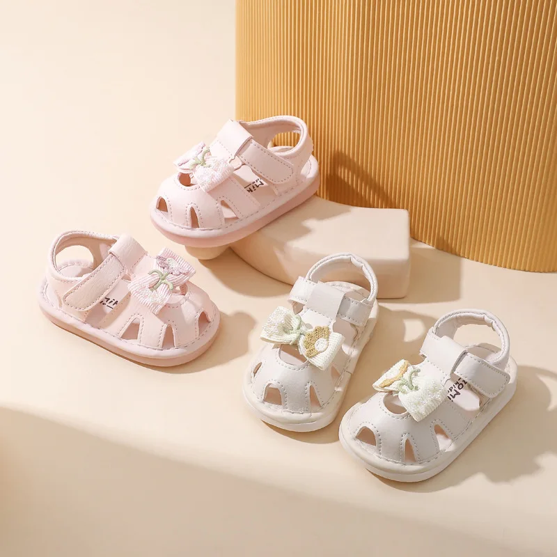 Fashion Baby First Walkers 2026 Summer New Kids Sandals Cute Versatile Girls' Beach Shoe Comfort Non Slip Child Squeaking Shoes