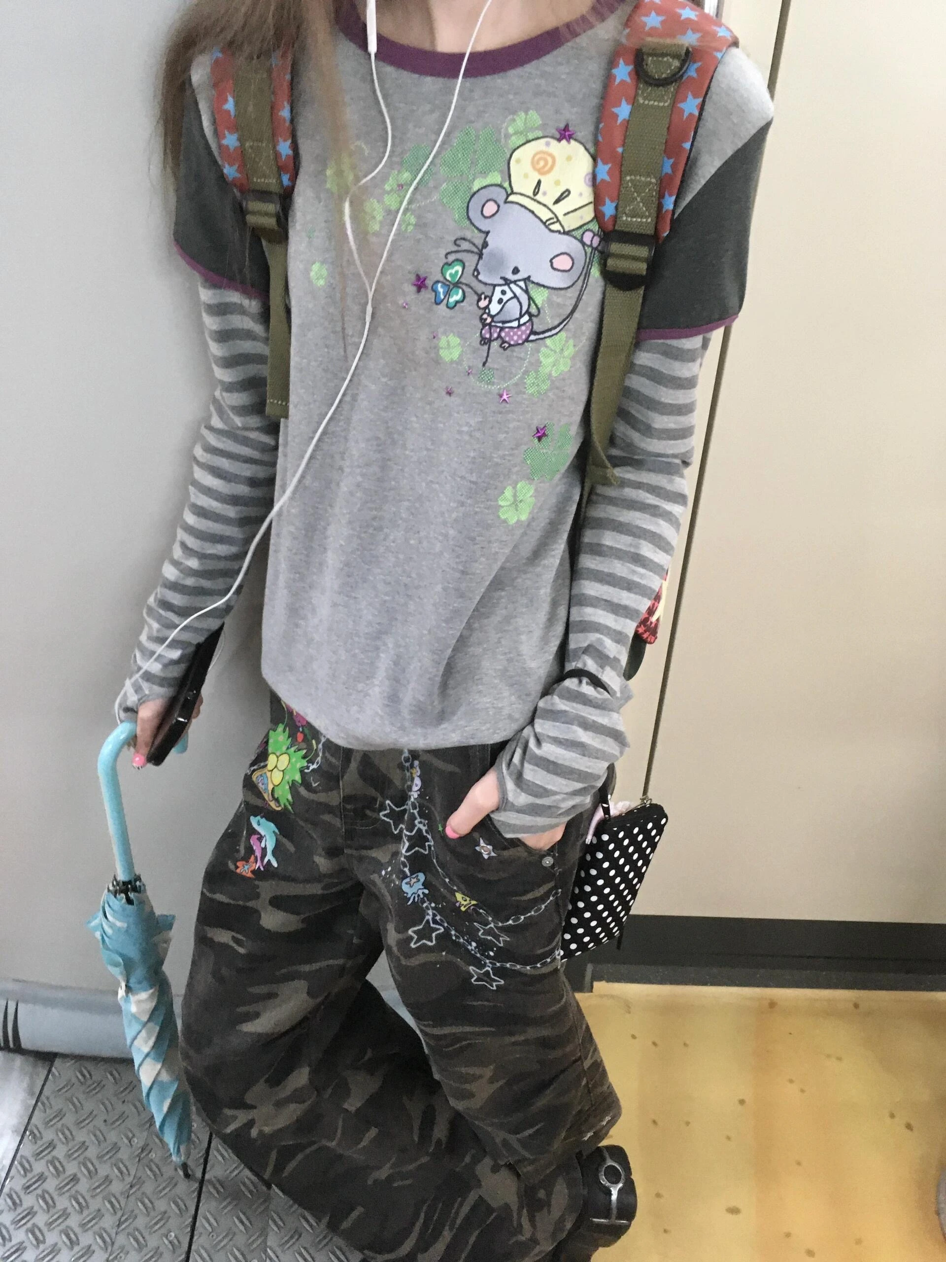 Karrram Japanisches Y2k Cartoon-Maus-Print-T-Shirt 2000er Jahre Cutecore Langarm-Patchwork-Oberteil Vintage Harajuku Graues T-Shirt Amerikanisch – Detail 5