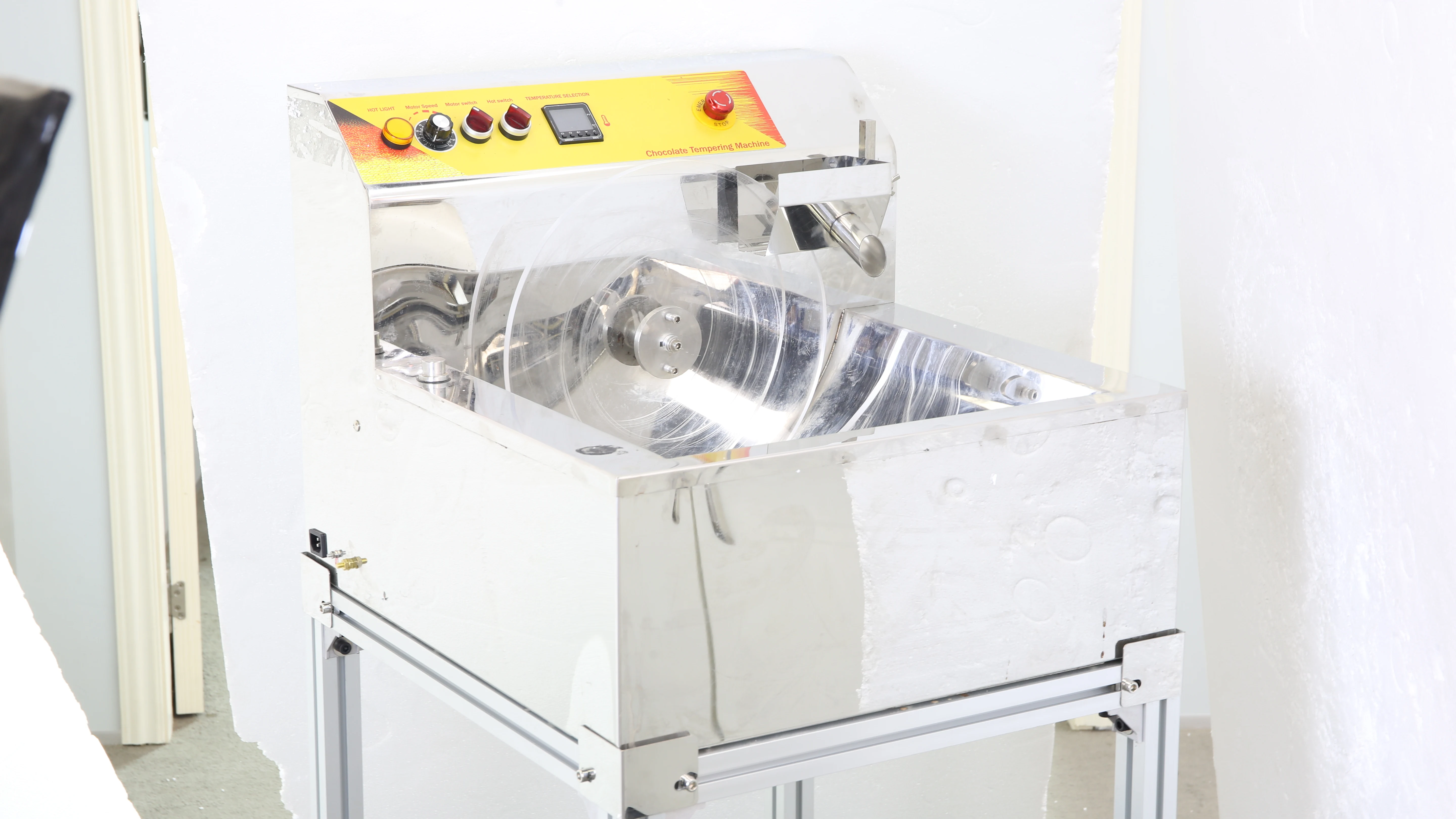 เครื่องทำช็อกโกแลตเทมเปอริ่งไฟฟ้าขนาด 25 ลิตร สำหรับธุรกิจขายขนม ขายตรงจากโรงงาน
