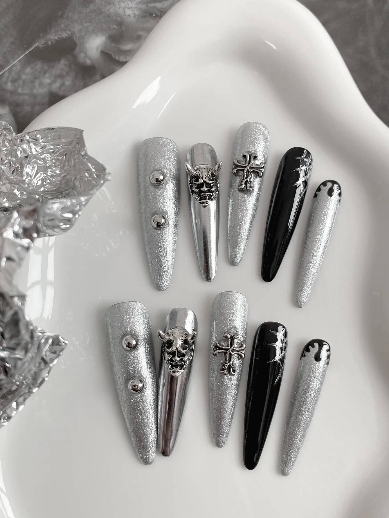 Long Stiletto Press‑On Nails, Gothic Punk Style, Silver Hannya Mask & Cross Metal Charms, Black Silver Reusable False Nails