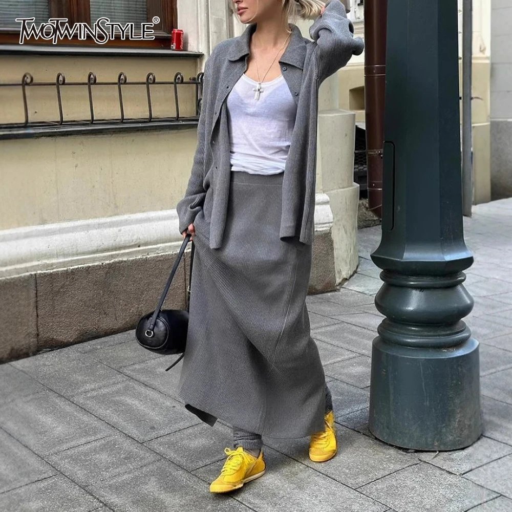 

TWOTWINSTYLE однотонный повседневный комплект из двух предметов для женщин, кардиган с длинными рукавами и лацканами, макси-юбка с высокой талией, осенний вязаный костюм, женский
