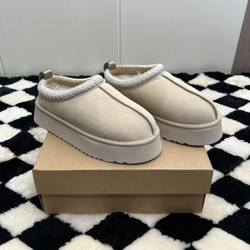 

2026 Fashion Women Snow Boots Stylish Flat-Soled Genuine Leather Wool Warm Casual Boots Sizes 35-43