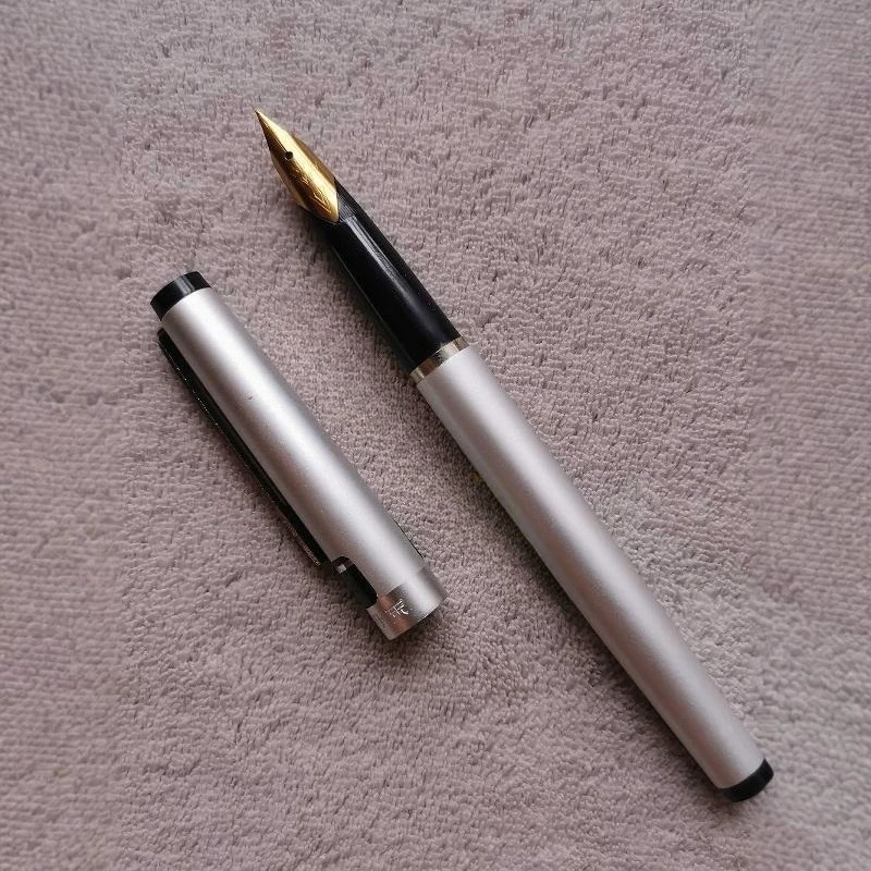 From The 1980sBaixian 703 Fountain Penstainless Steel Body Transparent Window, Fur F 0.5, Smooth and Fluent Writing Stationery