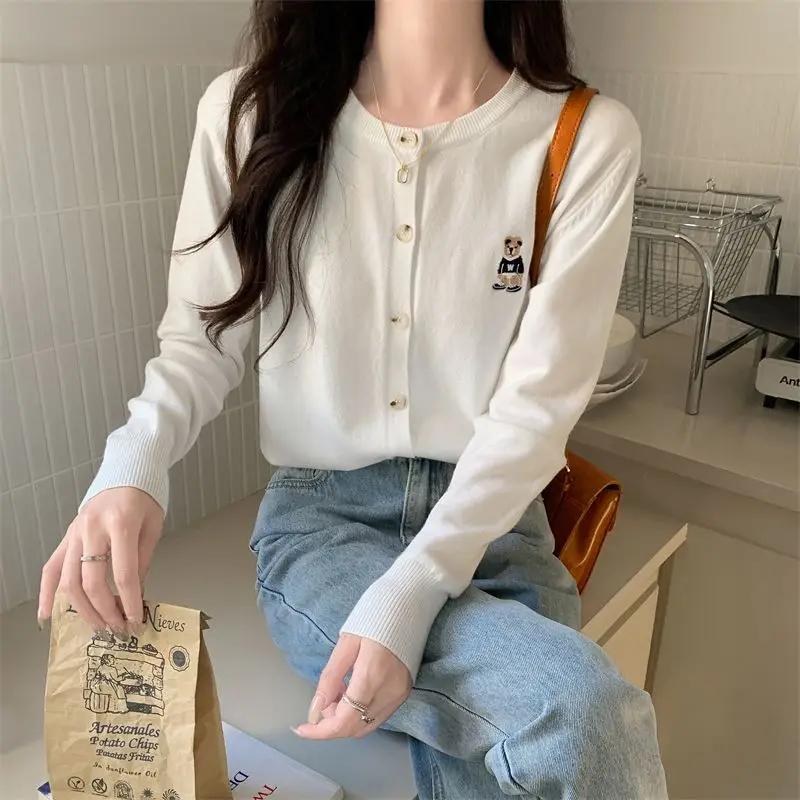 

Bear Embroidery Long Sleeve Knitted Cardigan Women Casual Round Neck Temperament Versatile Jacket Tops Warm Soft Buttons Autumn