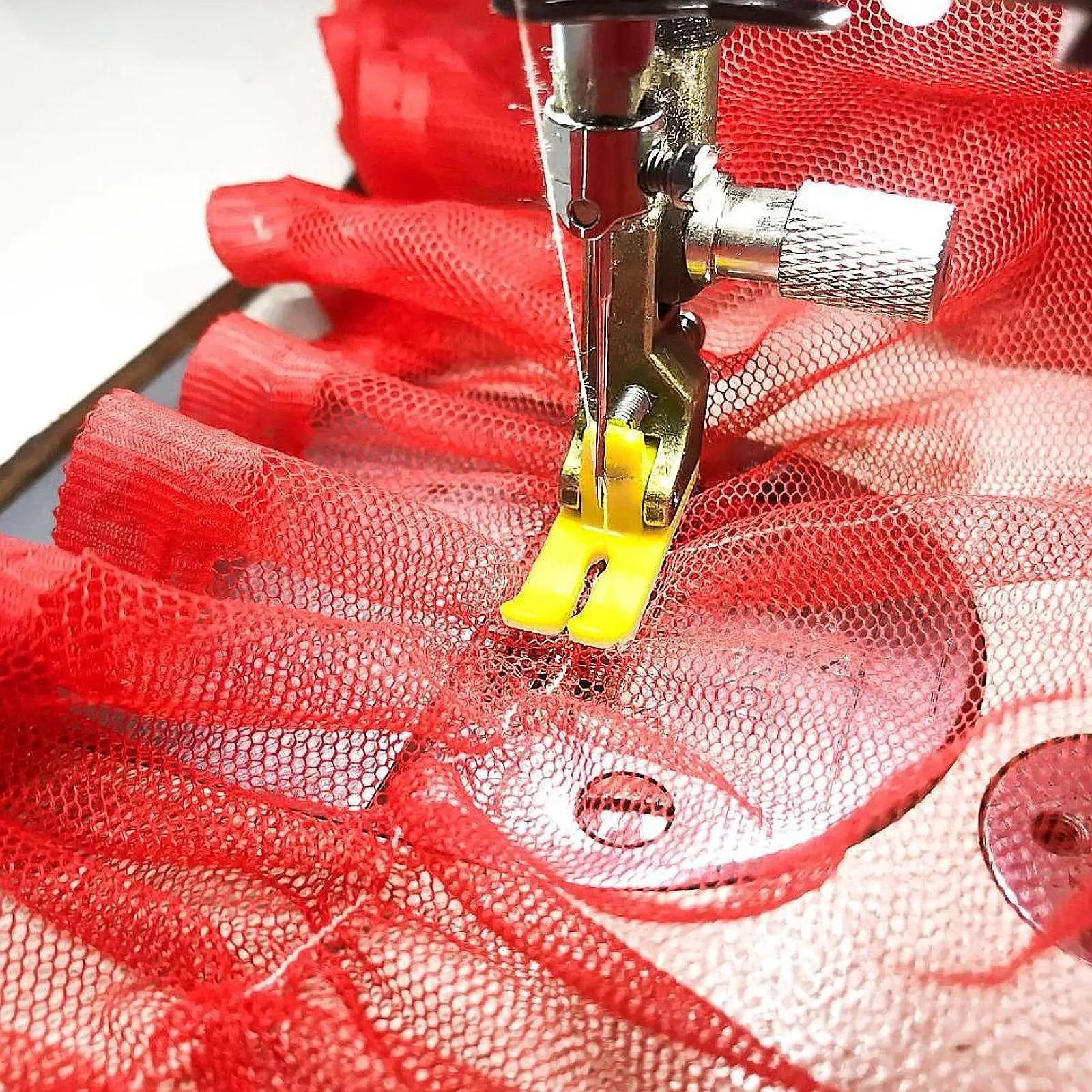 Universal Sewing Presser Foot Adjustable Pleated Attachment Guide for Home and Industrial Machines