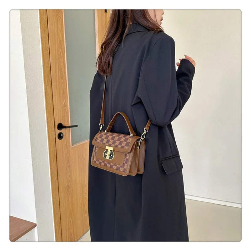 

High-End Women's Tote Bag Made Of Premium Leather Featuring Trendy Paris Vintage Daily Style​