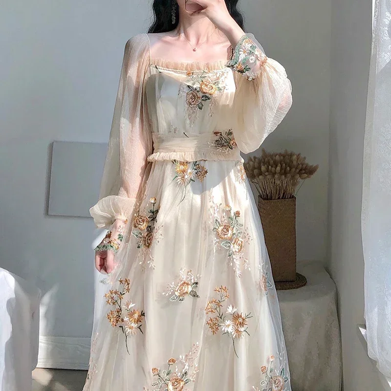 Robe de soirée brodée florale française pour femme, manches lanterne, dentelle, maille, rétro, col slash, boho, doux, long, mode féminine, printemps