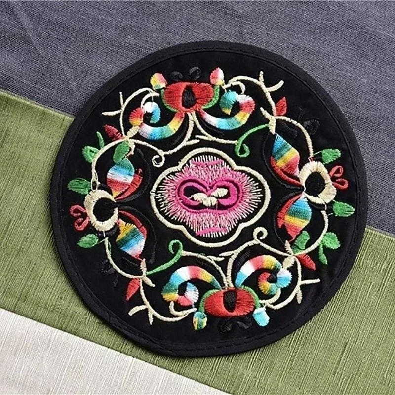 1pc Retro Style Fabric Embroidery Coasters Hot Milk or Coffee Storage Items Personalized Home Dining Table Decoration Tools