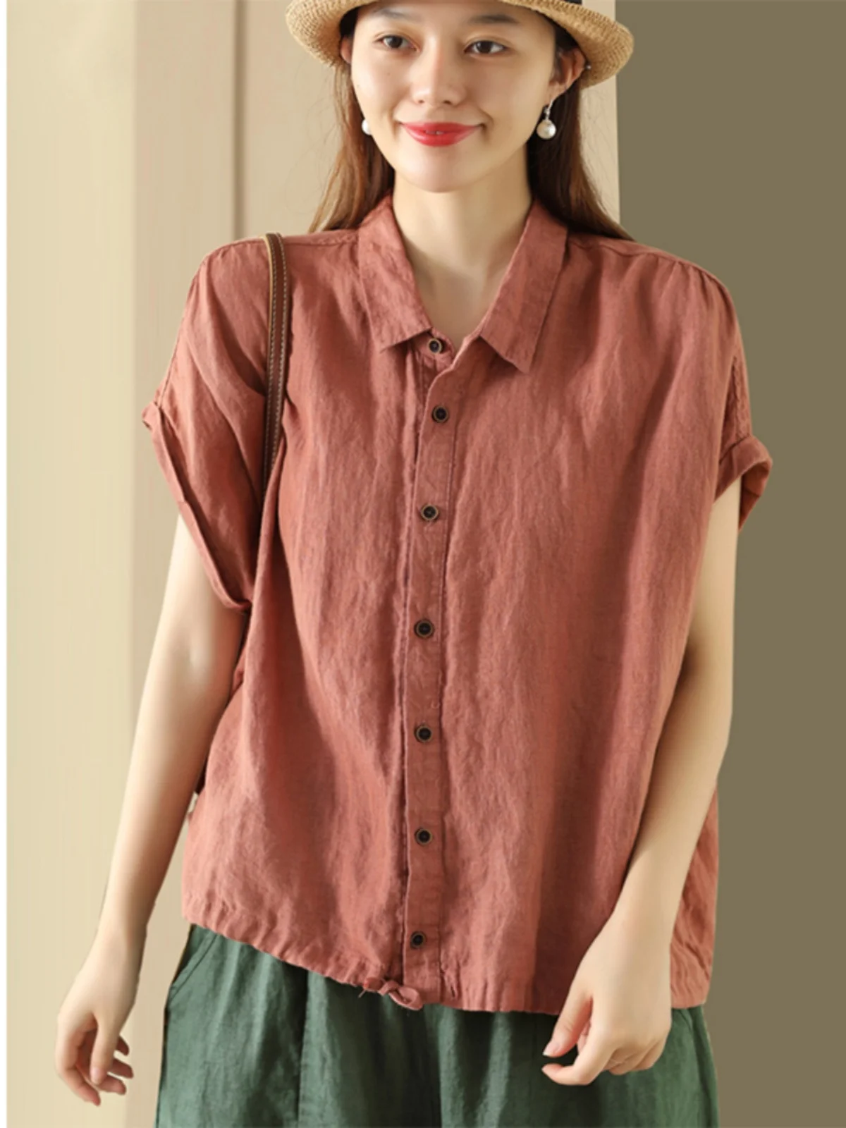 レトロなコットンリネン、またはスウェット素材の女性用Dストリングカジュアルシングルボタンリネントップ、ブランド仕立てのゆったりフィット通勤服