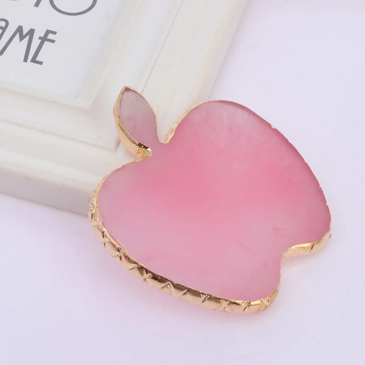 

1Pcs Resin Apple Manicure Palette Light Brim Durable Smooth Nails Color Plate Mixing Nail Art Tool Manicure Palette